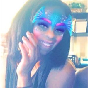 Meet your Posher, Yolonda